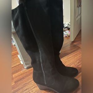 Black Wedged Boots